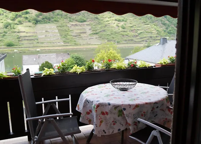 Unter Dem Schild Oberfell