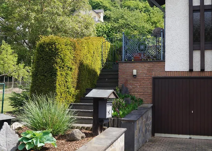 Unter Dem Schild Oberfell