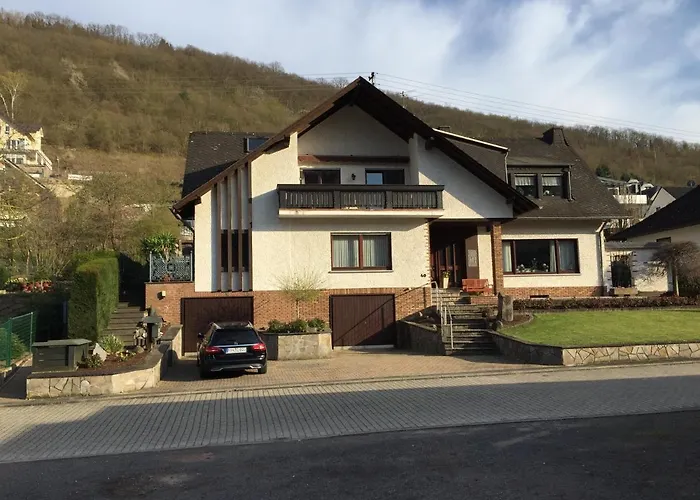 Unter Dem Schild Oberfell